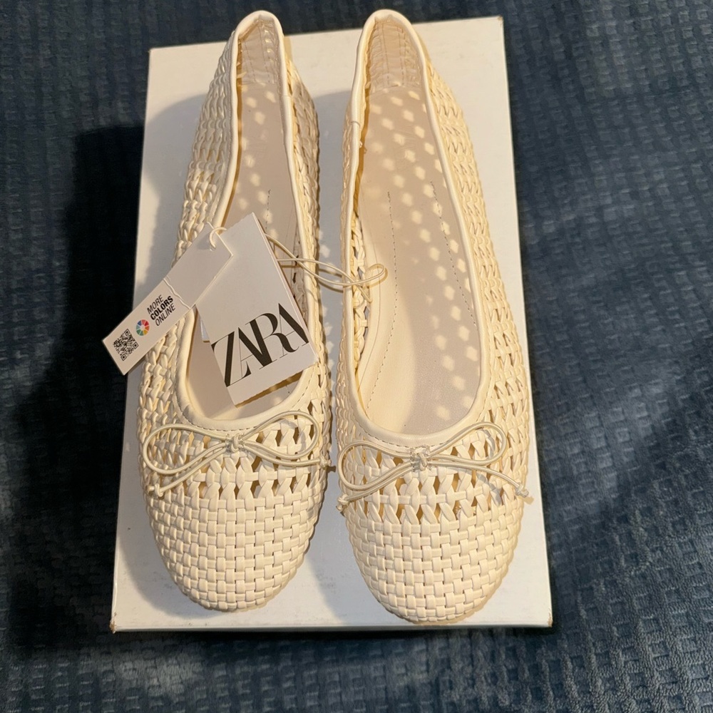 Zara white Girls Ballet Flats